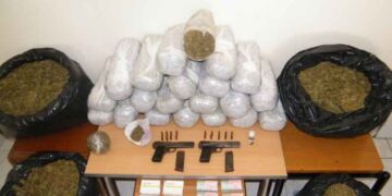 66χρονος συνελήφθη στην Καστοριά με πάνω από 40 κιλά κάνναβης και δύο πιστόλια