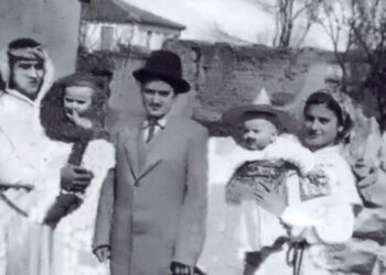 Συγγενική παρέα της πιάτσας στο καρναβάλι του 1954 – Από την στήλη του κ. Γ. Καζαντζή στον Παλμό 09/03/2016