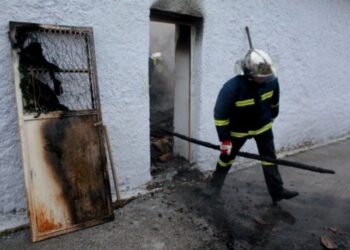 Φλώρινα: Μάνα και κόρη προσπάθησαν να κάψουν το σπίτι γείτονα – Απίστευτη τροπή στην υπόθεση της φωτιάς!