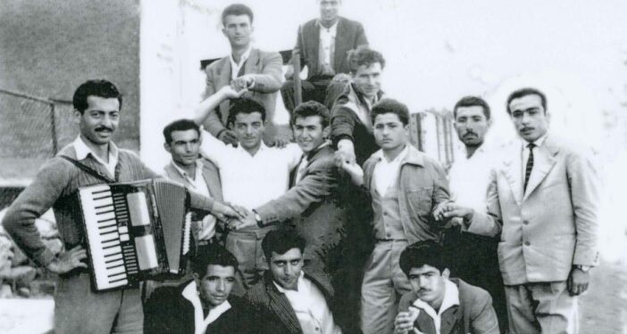 Στρατεύσιμοι του Ανατολικού, σε αποχαιρετιστήριο γλέντι το 1958- Από την στήλη του κ. Γ. Καζαντζή στον Παλμό 13/04/2016