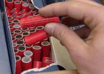 Φλώρινα: Με πενήντα κροτίδες συνελήφθη στο αυτοκίνητό του