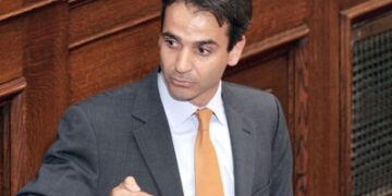 Λάβρος ο Μητσοτάκης κατά ΟΝΝΕΔ: Ακύρωσε τις εκλογές, διαλύει την οργάνωση