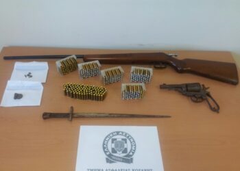 Σύλληψη δύο ατόμων στην Κοζάνη – Ξιφολόγχη βρέθηκε στο σπίτι του ενός