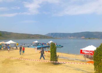 Ξεκίνησαν οι Πανελλήνιοι Αγώνες Κολύμβησης Μεγάλων Αποστάσεων στη Βεγορίτιδα