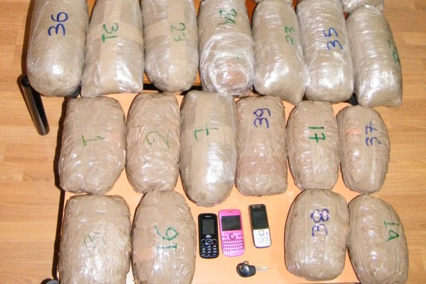 Κατασχέθηκαν πάνω από 35 κιλά ακατέργαστης κάνναβης – Συνελήφθησαν δυο γυναίκες