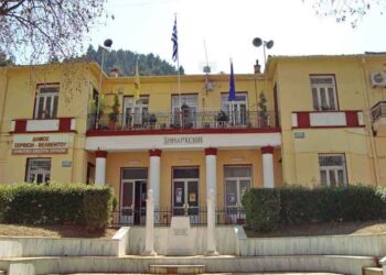 Μειοψηφία και στον συνδυασμό του ο δήμαρχος Σερβίων – Βελβεντού! Ανεξαρτητοποιήθηκαν άλλοι τρεις σύμβουλοι