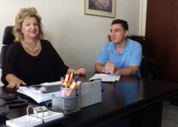 Ενισχύεται με έναν καθηγητή το Κέντρο Πληροφορικής, Νέων Τεχνολογιών Πτολεμαΐδας – Συνάντηση του τεχνικού υπεύθυνου Χ. Ζαραφίδη με την διευθύντρια Β/θμιας εκπαίδευσης