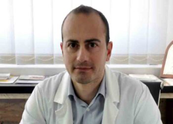 Ψείρες στο σχολείο: Πώς μεταδίδονται και πως αντιμετωπίζονται, γράφει ο Γεώργιος Καζαντζής