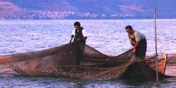 Σύλληψη 57χρονου για παράνομη αλιεία σε λίμνη της Κοζάνης