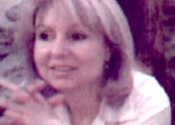 «Πόσα καλοκαίρια…» – Γράφει η Σίσσυ Ραμπίδου