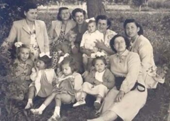 Μια υπέροχη παρέα από Θρακιώτισσες το 1954 – Από την στήλη του κ. Γ. Καζαντζή στον Παλμό 28/09/2016