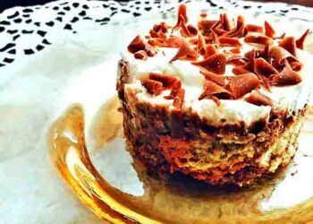 Μαγειρεύοντας με την Αρετή: Τούρτα με τσουρέκι