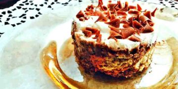 Μαγειρεύοντας με την Αρετή: Τούρτα με τσουρέκι