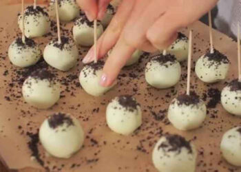 Μαγειρεύοντας με την Αρετή: Τρουφάκια Οreo