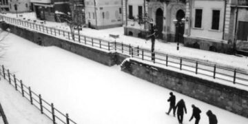 Καθημερινή συνήθεια η βόλτα στον παγωμένο Σακουλέβα (video)