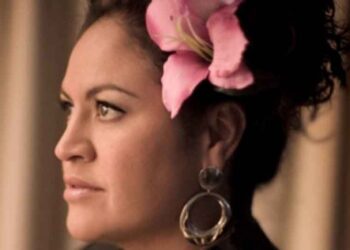 Η Μουσική Γωνιά του Μίλτου Ηλιάδη στο e-ptolemeos.gr –  Kylie Auldist – No Use