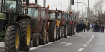 Για ένταση κινητοποιήσεων προειδοποιούν οι εκπρόσωποι αγροτικών και κτηνοτροφικών συλλόγων – Μετά την άκαρπη συνάντηση με τον Υπουργό