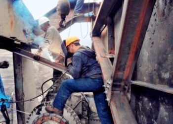 Στρωμένο με αγκάθια το σχέδιο των 200 αποχωρήσεων εργαζομένων της ΔΕΗ