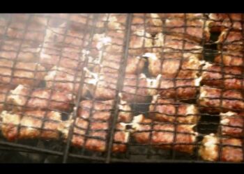 Το έθιμο της “λουκανικοφαγίας” αύριο Τετάρτη στο Βελβεντό