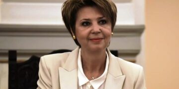 Πολιτική Ομιλία της Όλγας Γεροβασίλη στα Γρεβενά –  Τα 2 χρόνια διακυβέρνησης και η δημοσκοπική πτώση του ΣΥΡΙΖΑ έβγαλαν τους Υπουργούς στην περιφέρεια