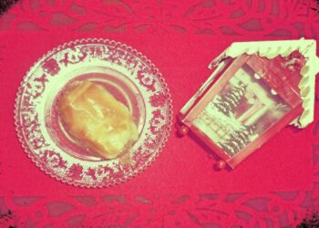 Ιστορίες Μαγειρικής: Η Πρωτοχρονιά, το γαλακτομπούρεκο και η κυρία Βάσω