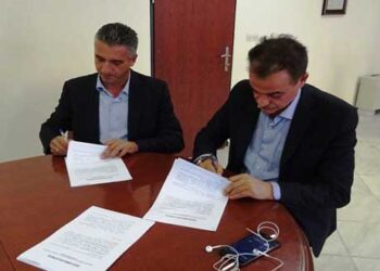 Υπογράφτηκε μεταξύ Περιφερειάρχη και ΕΒΕ Γρεβενών η σύμβαση του Κέντρου Πιστοποίησης Μανιταροσυλλεκτών στα Γρεβενά