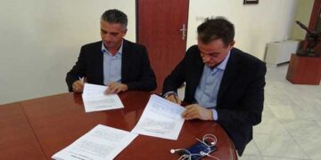 Υπογράφτηκε μεταξύ Περιφερειάρχη και ΕΒΕ Γρεβενών η σύμβαση του Κέντρου Πιστοποίησης Μανιταροσυλλεκτών στα Γρεβενά
