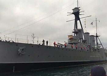Το θρυλικό θωρηκτό Αβέρωφ στο λιμάνι της Θεσσαλονίκης