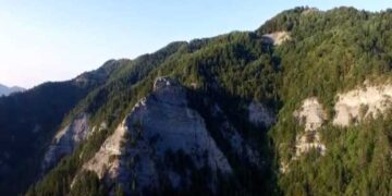 Η μαγεία της ορεινής Καστοριάς και του πανέμορφου Γράμμου σε ένα εκπληκτικό βίντεο