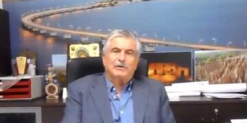 O δήμαρχος Σερβίων-Βελβεντού Α. Κοσματόπουλος για τη διακοπή ρεύματος και τις οφειλές προς τη ΔΕΗ – Τι απαντάει στα σενάρια παραίτησής του (Βίντεο)