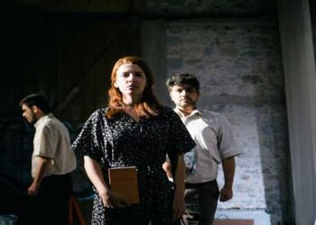 Η παράσταση «Φτάσε όπου δεν μπορείς» φτάνει στην Κωνσταντινούπολη