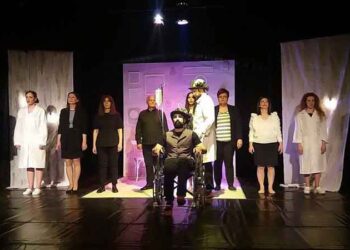 Πτολεμαΐδα: Ανεβαίνει ξανά η παράσταση «Εθνικότητά μου το χρώμα του ανέμου»