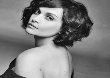 Η Μουσική Γωνιά του Μίλτου Ηλιάδη στο e-ptolemeos.gr – Ελεωνόρα Ζουγανέλη – Δύσκολη Σιωπή