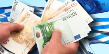 Ποιοι δικαιούνται το κοινωνικό μέρισμα των 720 εκατ. ευρώ – Αναλυτικά παραδείγματα