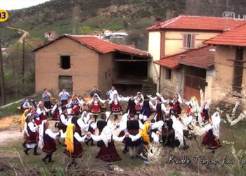 Η εκπομπή “Κάθε Τόπος και Τραγούδι” της ΕΡΤ3 ταξιδεύει στην ακριτική Σκοπιά Φλώρινας – Δείτε ολόκληρη την εκπομπή!