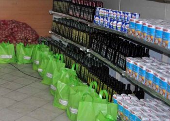 Διανομή προϊόντων από το κοινωνικό παντοπωλείο του Δήμου Αμυνταίου