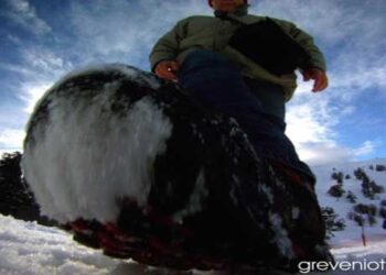 ΑΓΩΝΙΑ για χιονοδρόμους που παρασύρθηκαν από χιονοστιβάδα στη Βασιλίτσα