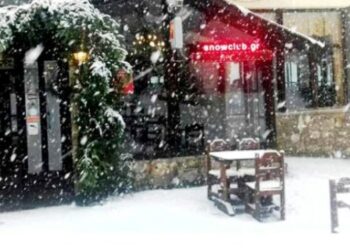 Πυκνή χιονόπτωση στα ορεινά της Φλώρινας