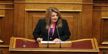 Μαρία Αντωνίου-Βουλευτής Καστοριάς ΝΔ: ”Έγινε δημοσκόπηση στην Δ. Μακεδονία μέσα από το facebook… και το παρουσιάζουν σαν κάτι ιδιαίτερο, έχω πολλές επιφυλάξεις για όλο αυτό, κοιτάξτε να βρείτε τον εντολέα”- Bίντεο