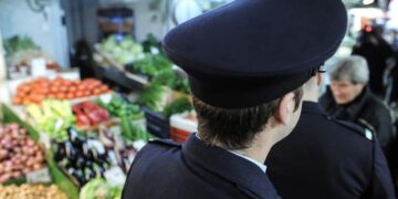 10+1 συμβουλές της ΕΛ.ΑΣ. για να μην σας αποσπάσουν απατεώνες χρήματα