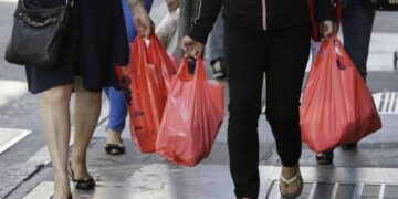 Τρία λεπτά συν ΦΠΑ η πλαστική σακούλα από 1η Ιανουαρίου 2018