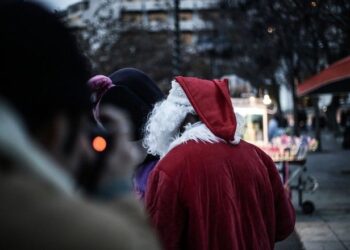 Έθιμα των Χριστουγέννων – Από το χριστόψωμο στις τσιγαρίδες