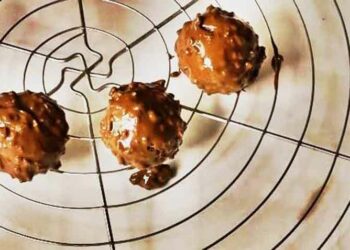 Μαγειρεύοντας με την Αρετή: Σοκολατάκια τύπου Φερέρο Ροσέ