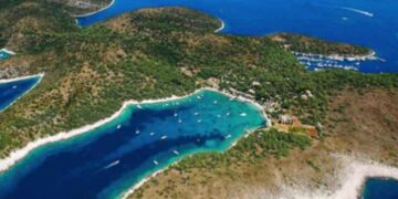 3 ελληνικά νησιά στα 12 κορυφαία «μυστικά» νησιά της Ευρώπης