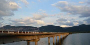 Νεκρός βρέθηκε στη λίμνη Πολυφύτου 64χρονος από τον Κρόκο – Έπεσε από τη γέφυρα των Σερβίων