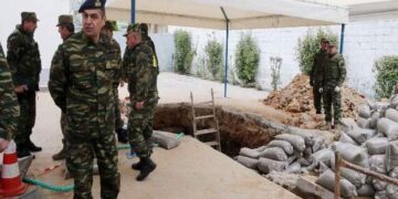 Θεσσαλονίκη: Απενεργοποιήθηκε η βόμβα, μεταφέρεται στο πεδίο βολής για να εξουδετερωθεί