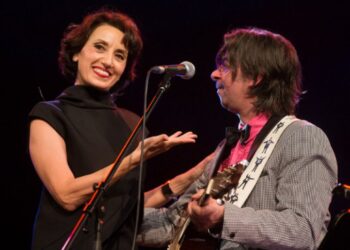 Οι μουσικές επιλογές του e-ptolemeos.gr – Magnifico & Luz Casal – Madrugadas (Live 2014)