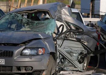 Σοκαριστικές οι φωτογραφίες του αυτοκινήτου από το τροχαίο στον Εύοσμο