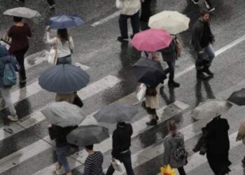 Χαλάει ο καιρός: Βροχές, καταιγίδες και πτώση της θερμοκρασίας