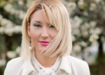 Ανεξαρτητοποίηση Ελισσάβετ Παναγιωτίδου από την παράταξη Θ. Καρυπίδη – Με βολές για αυλικούς του Περιφερειάρχη – «Η ΑΝΑΤΡΟΠΗ έμεινε σύνθημα στα προεκλογικά φυλλάδια και η ΔΗΜΙΟΥΡΓΙΑ βρίσκεται στα αζήτητα»